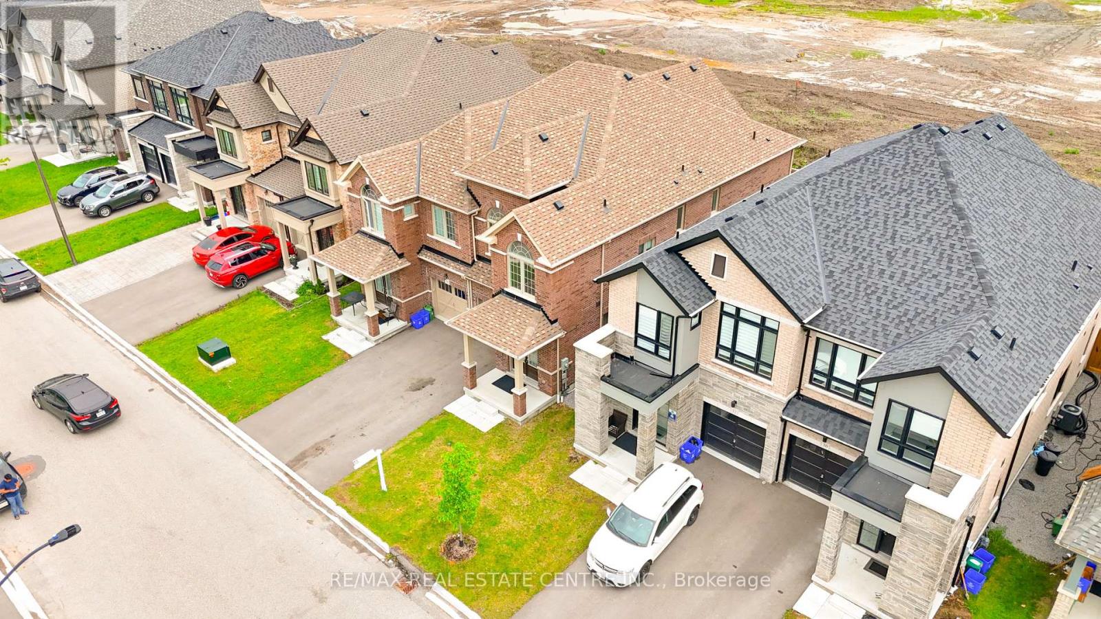 Property at 34 PETER HOGG COURT image 4