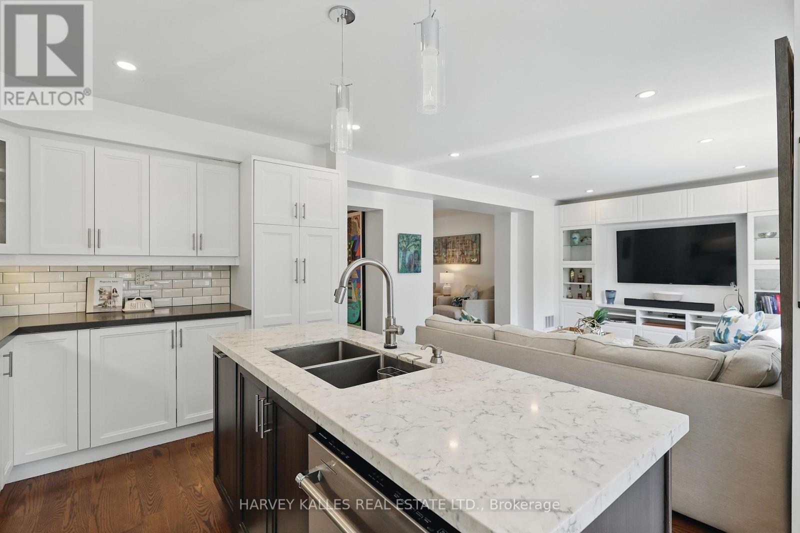 219 Delhi Avenue, Toronto, Ontario  M3H 1A9 - Photo 13 - C12193641