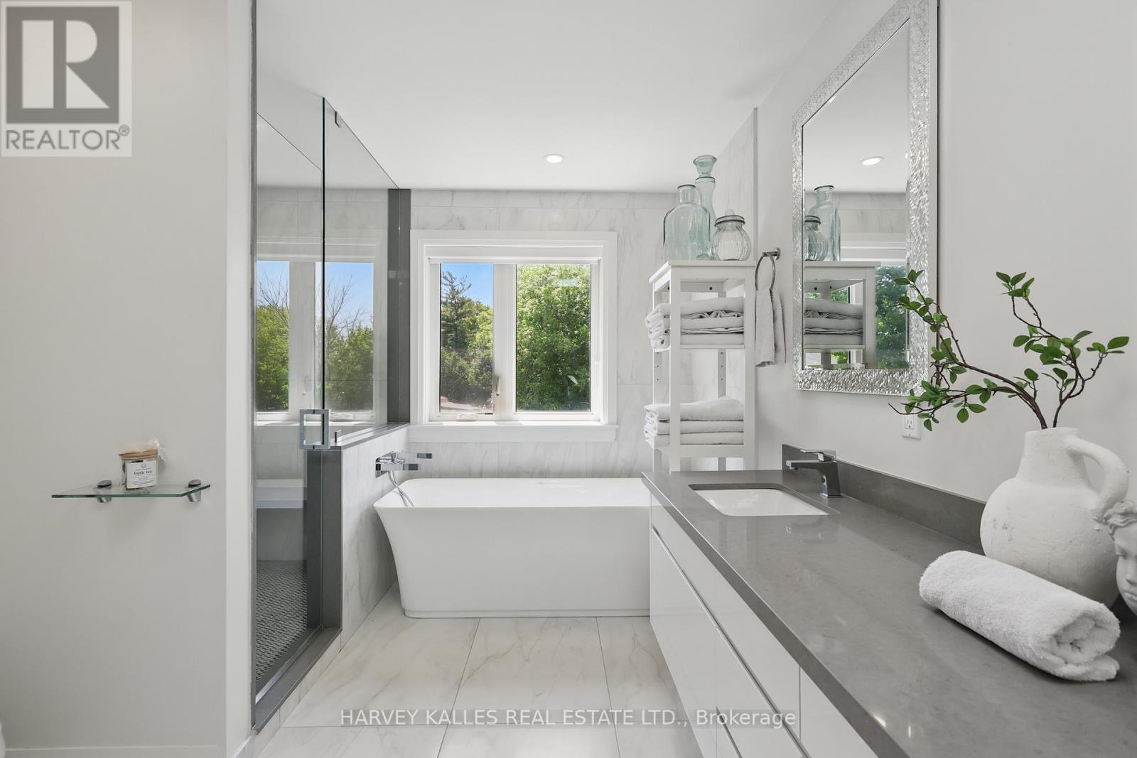 219 Delhi Avenue, Toronto, Ontario  M3H 1A9 - Photo 36 - C12193641