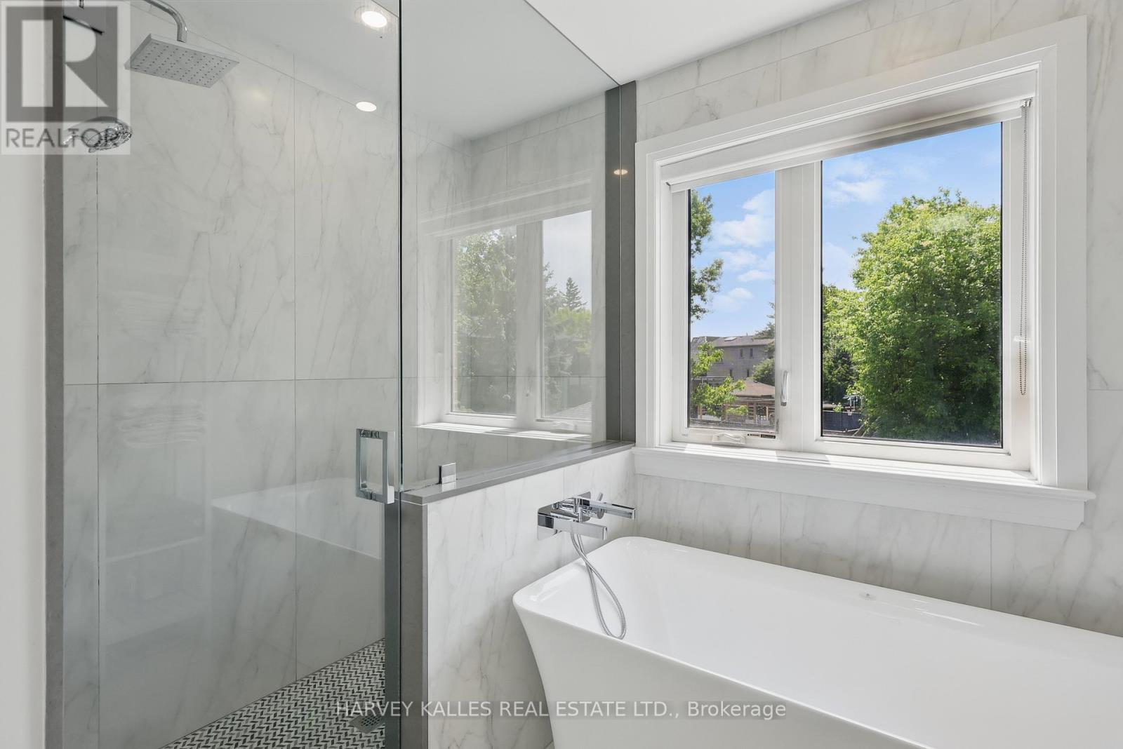 219 Delhi Avenue, Toronto, Ontario  M3H 1A9 - Photo 37 - C12193641