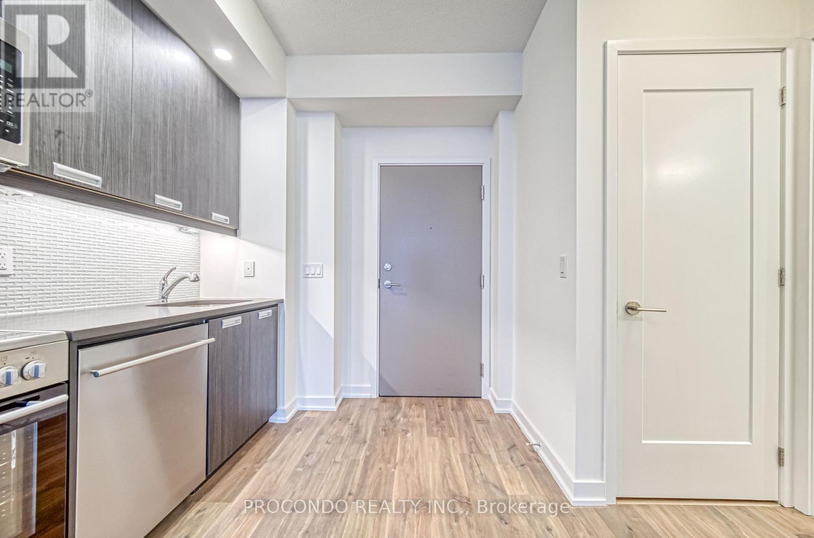 1405 - 99 John Street, Toronto, Ontario  M5V 0S6 - Photo 8 - C12193647