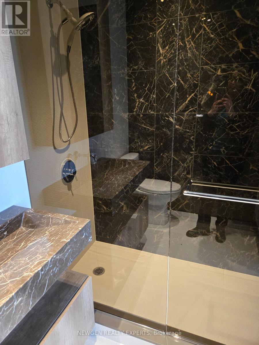 4807 - 11 Yorkville Avenue, Toronto, Ontario  M4W 1L2 - Photo 25 - C12193399