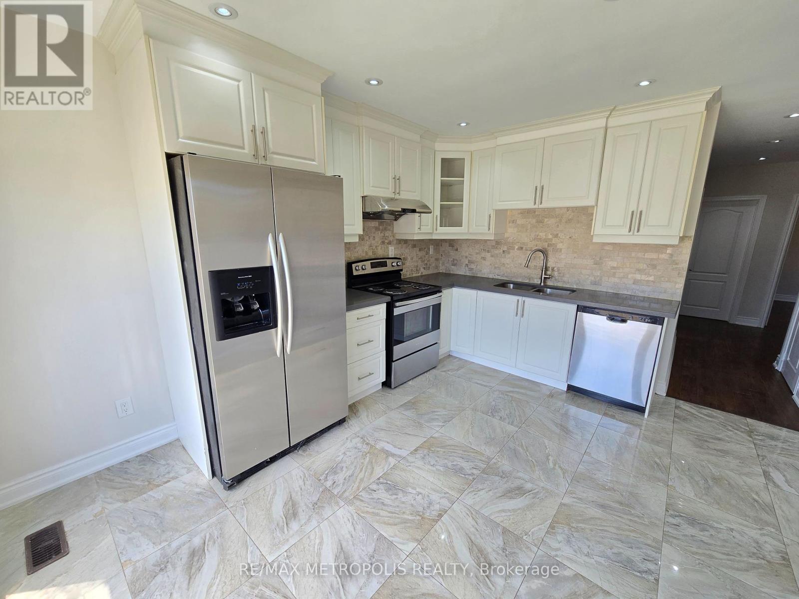 Main - 238 Toronto Avenue, Oshawa, Ontario  L1H 3C1 - Photo 11 - E12193627