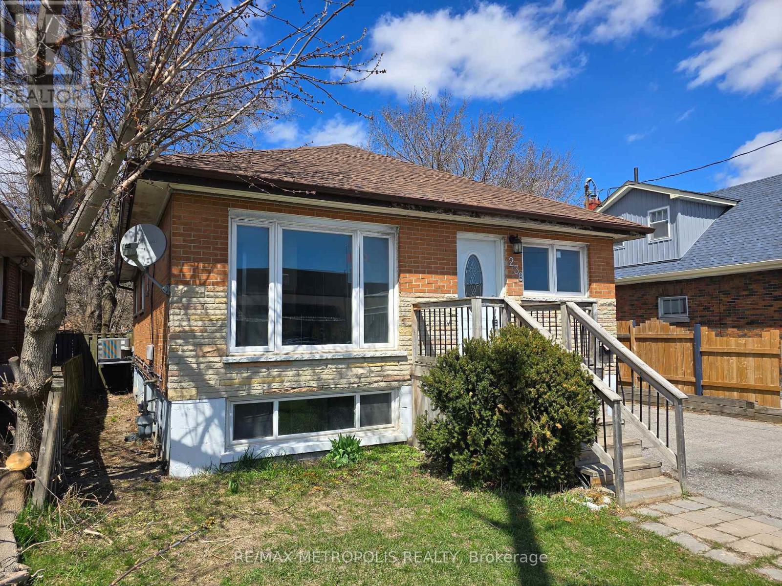 Main - 238 Toronto Avenue, Oshawa, Ontario  L1H 3C1 - Photo 2 - E12193627