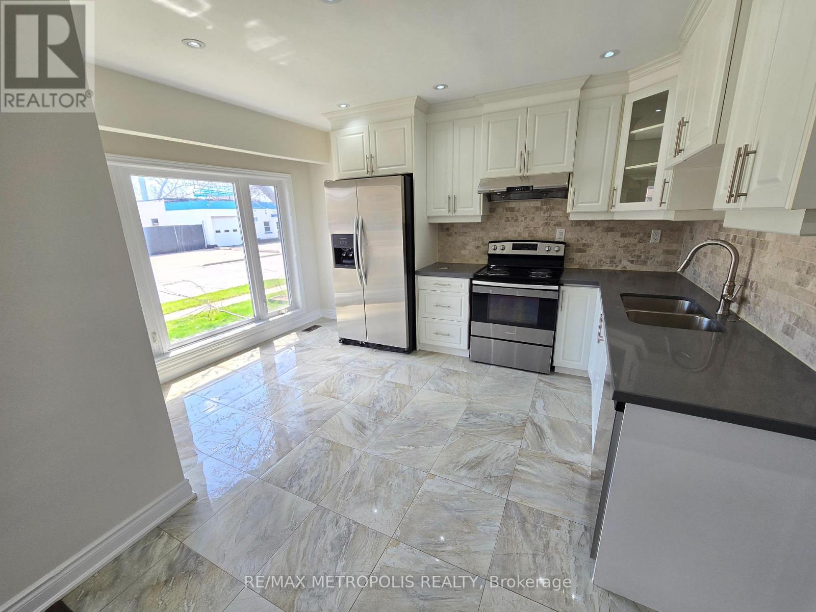 Main - 238 Toronto Avenue, Oshawa, Ontario  L1H 3C1 - Photo 6 - E12193627