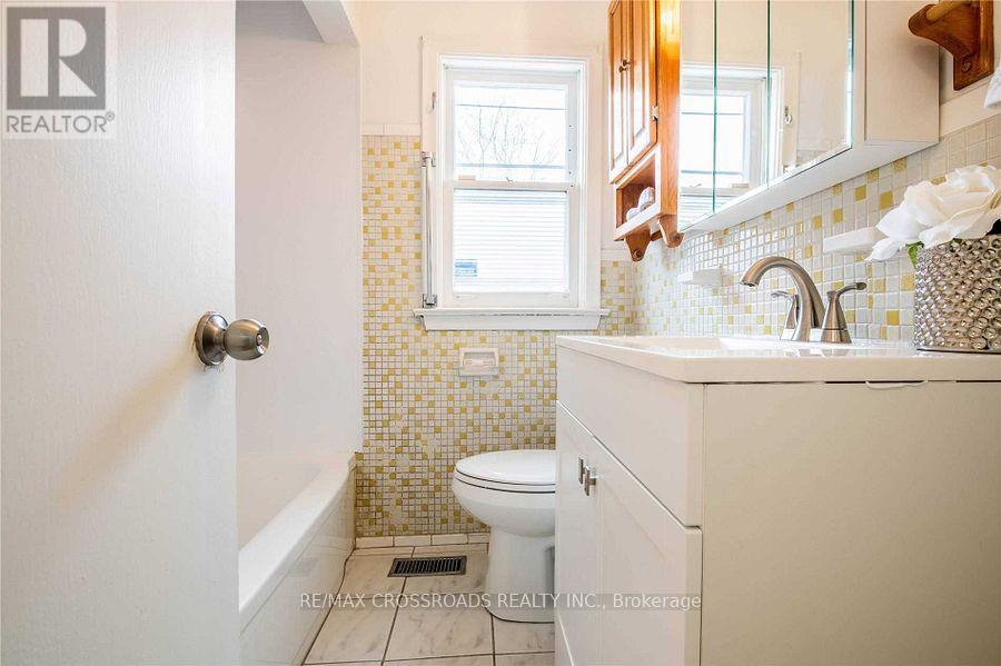 6 Larkhall Avenue, Toronto, Ontario  M1J 1V1 - Photo 18 - E12193654