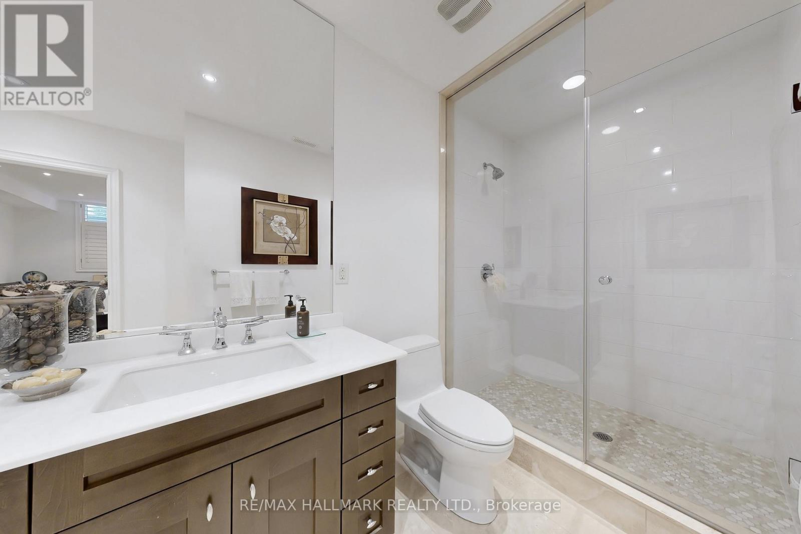 122 Carisbrooke Circle, Aurora (Bayview Southeast), Ontario  L4G 0K4 - Photo 42 - N12193646