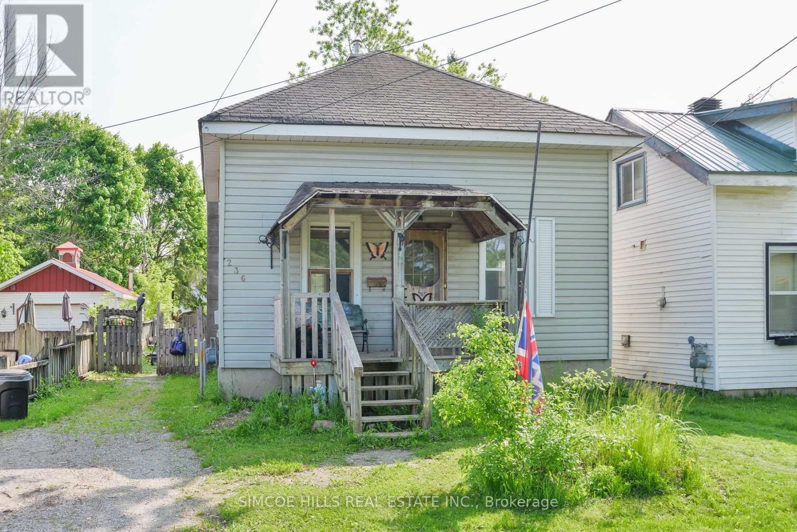 236 Front Street S, Orillia, Ontario  L3V 4T2 - Photo 2 - S12193616