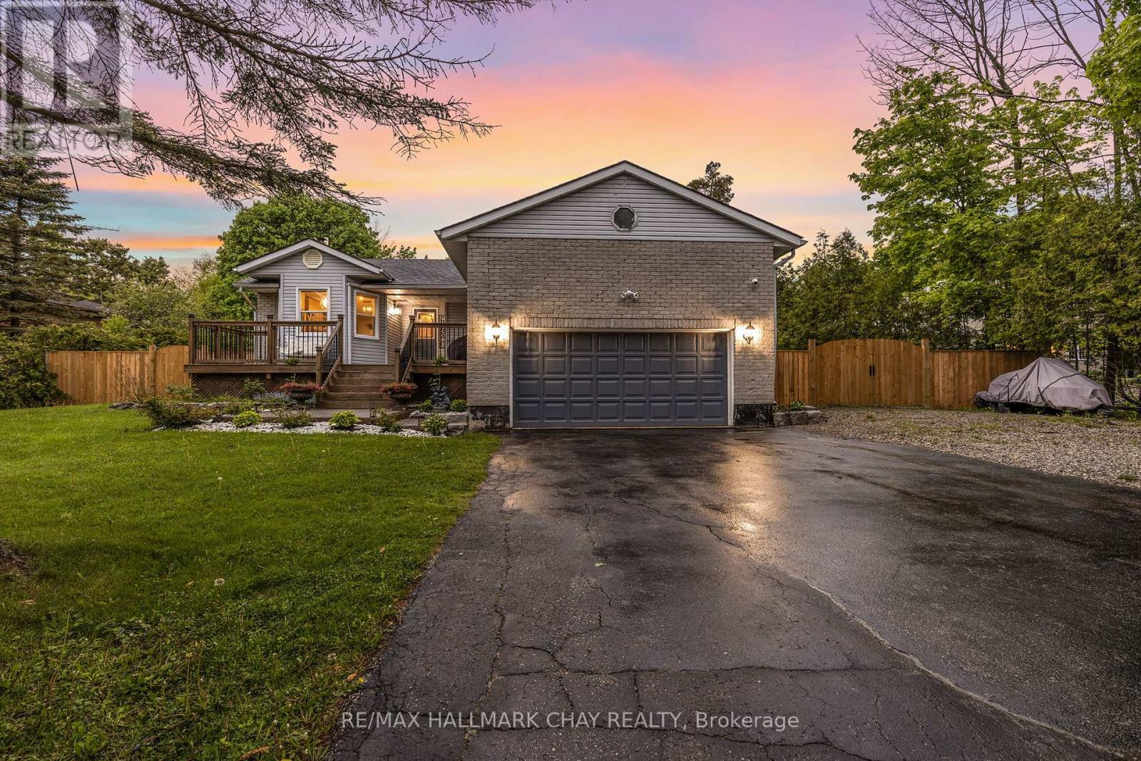 Property at 2330 LAKESHORE ROAD E image 1