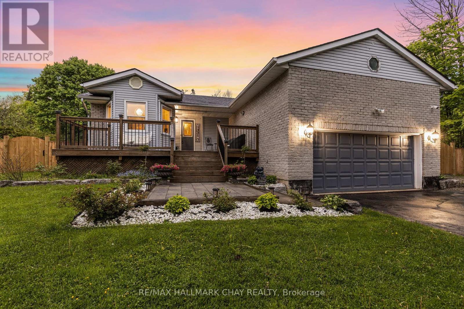 2330 Lakeshore Road E, Oro-Medonte, Ontario  L0L 1T0 - Photo 2 - S12193620