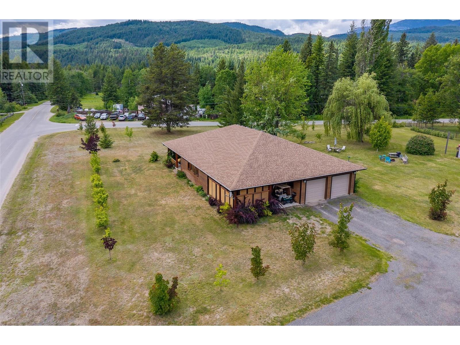 337 Sunshine Valley Road, Clearwater, British Columbia  V0E 1N2 - Photo 4 - 10350559