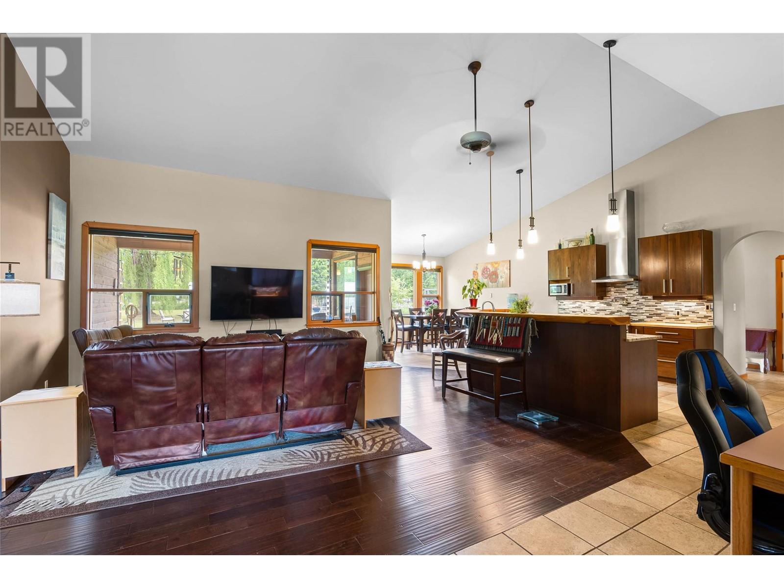 337 Sunshine Valley Road, Clearwater, British Columbia  V0E 1N2 - Photo 6 - 10350559