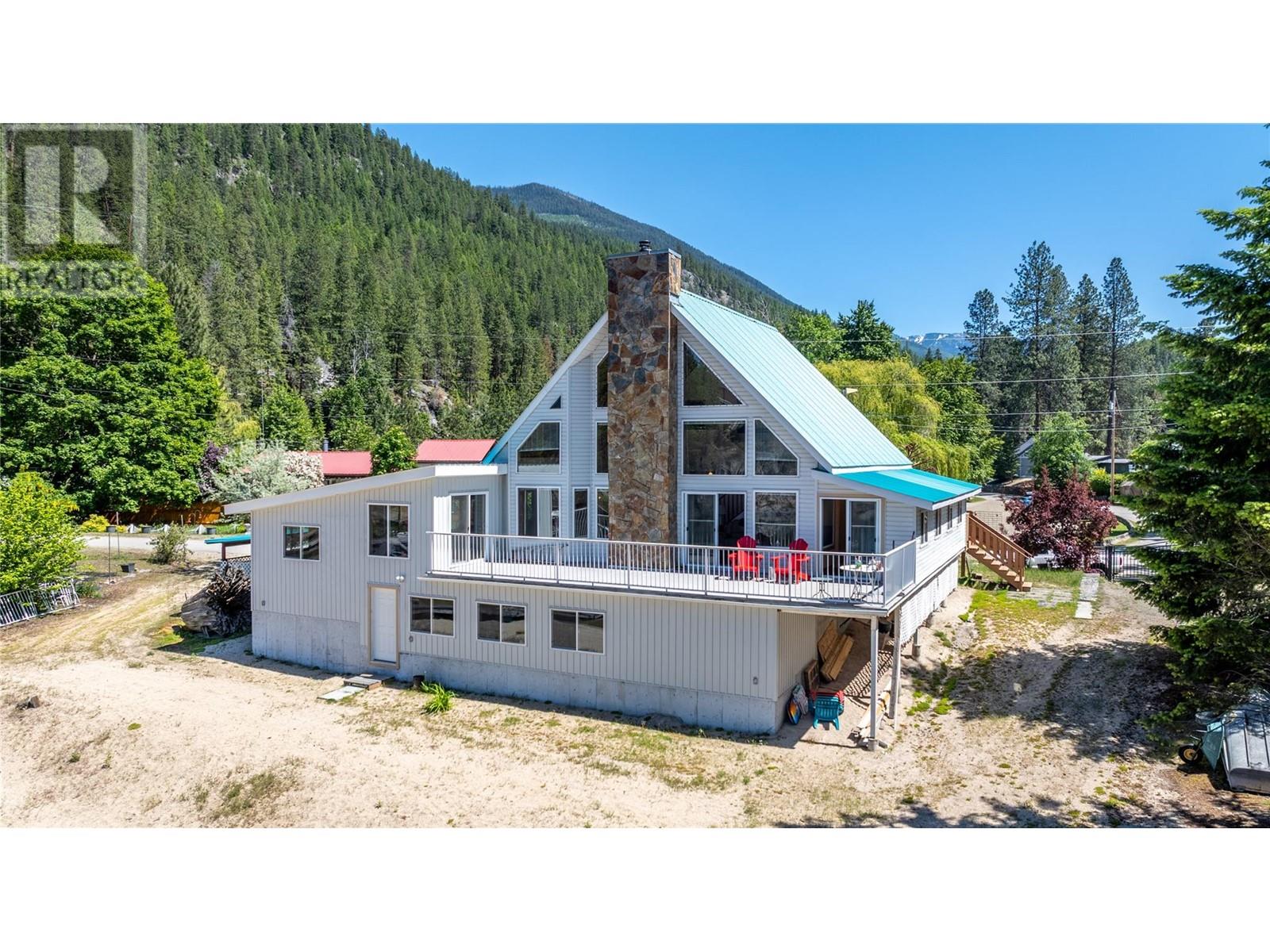 10265 Twin Bays Road, Kuskanook, British Columbia  V0B 1A1 - Photo 3 - 10350436