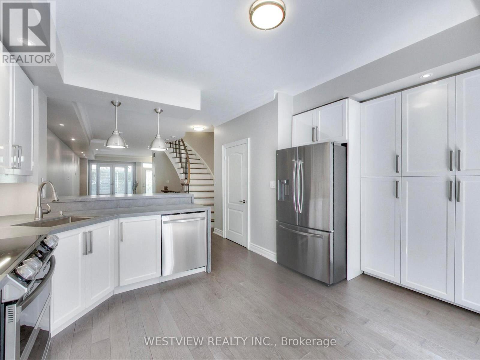 Th7 - 2111 Lake Shore Boulevard W, Toronto, Ontario  M8V 4B2 - Photo 18 - W12193618