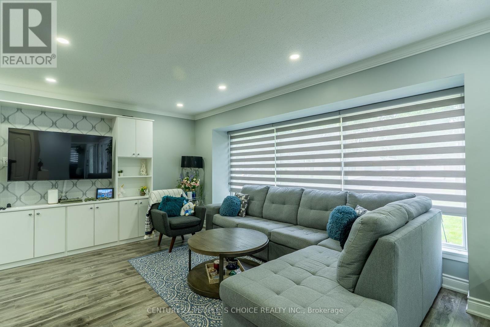 70 Glebe Crescent, Brampton, Ontario  L6S 1G1 - Photo 10 - W12193642