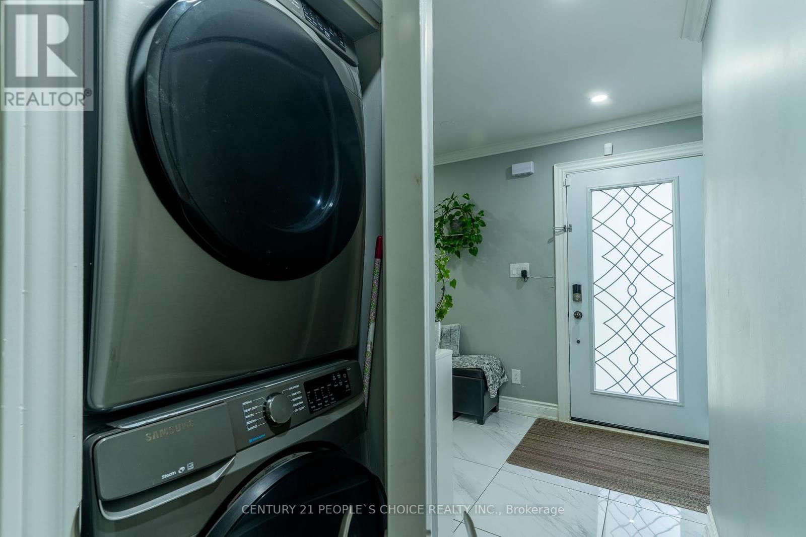70 Glebe Crescent, Brampton, Ontario  L6S 1G1 - Photo 23 - W12193642