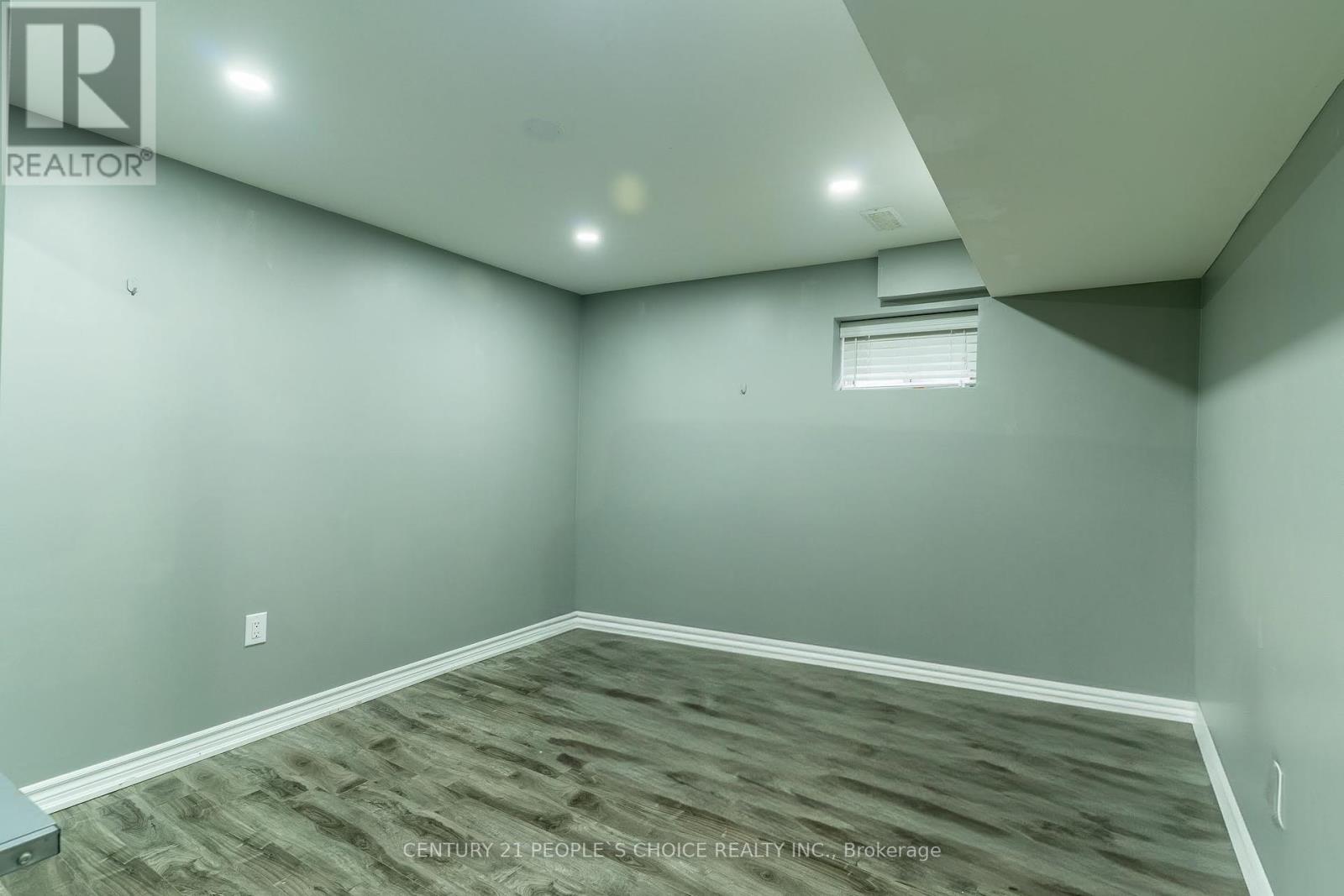 70 Glebe Crescent, Brampton, Ontario  L6S 1G1 - Photo 36 - W12193642