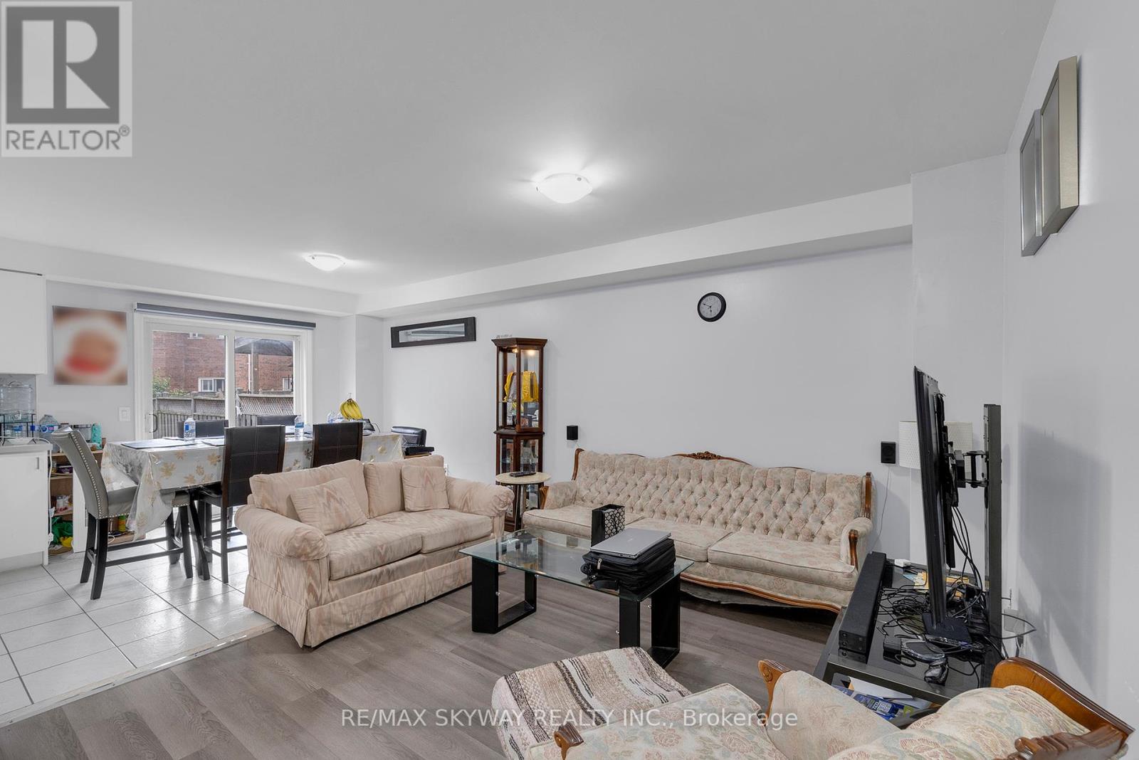 19 Rednor Drive, Brampton, Ontario  L6P 1P4 - Photo 9 - W12193651
