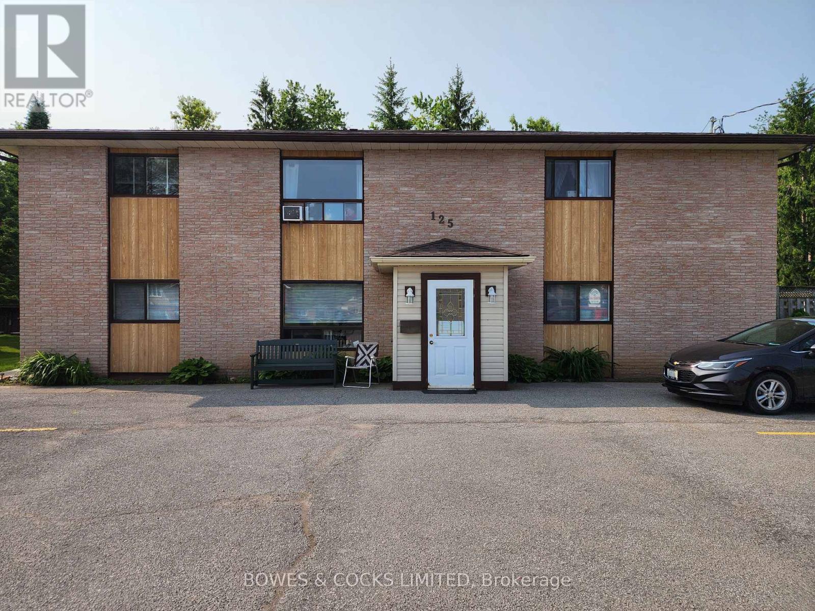 8 - 125 MARY STREET W, Kawartha Lakes, Ontario