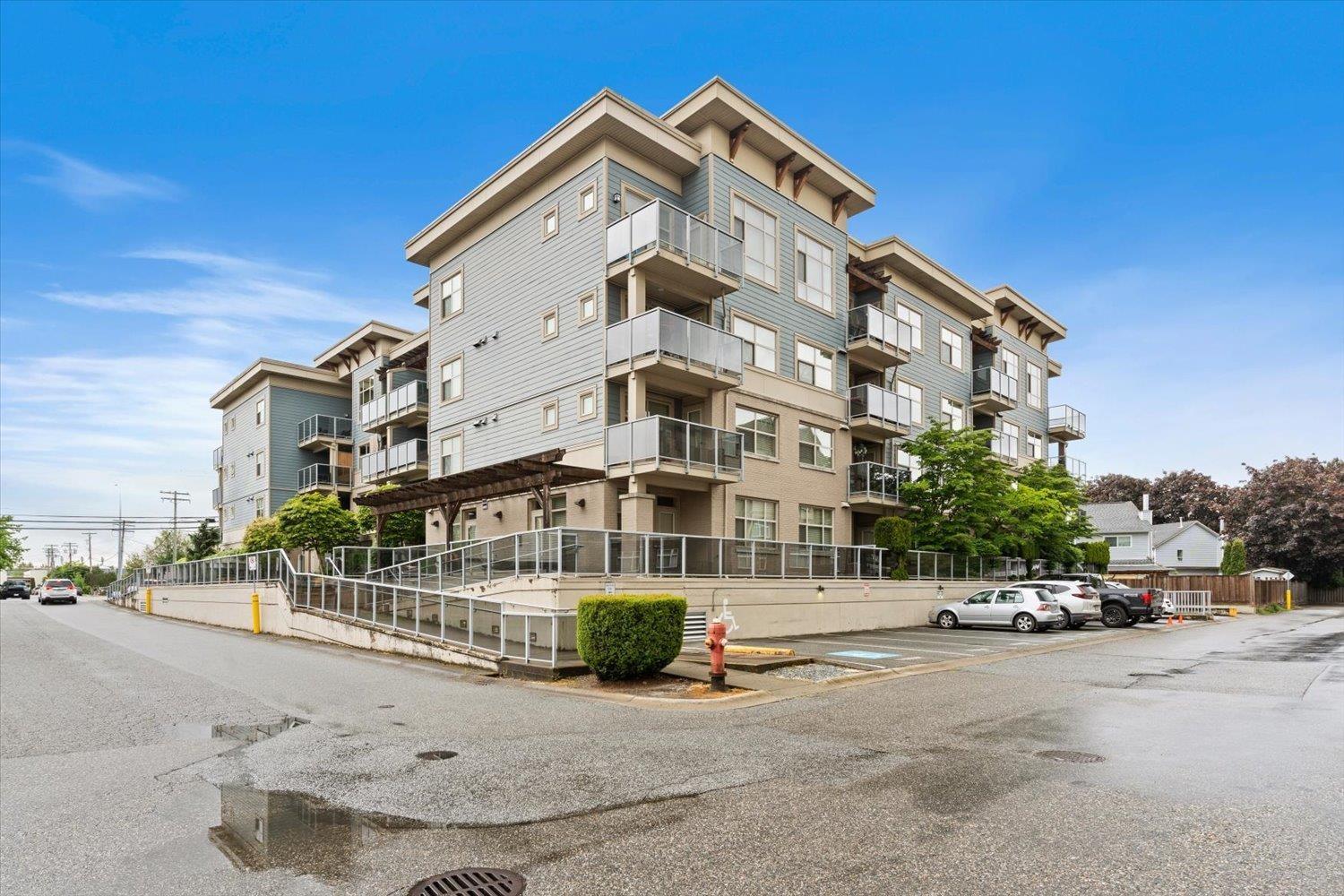 108 19936 56 Avenue, Langley, British Columbia  V3A 0E1 - Photo 1 - R3004023