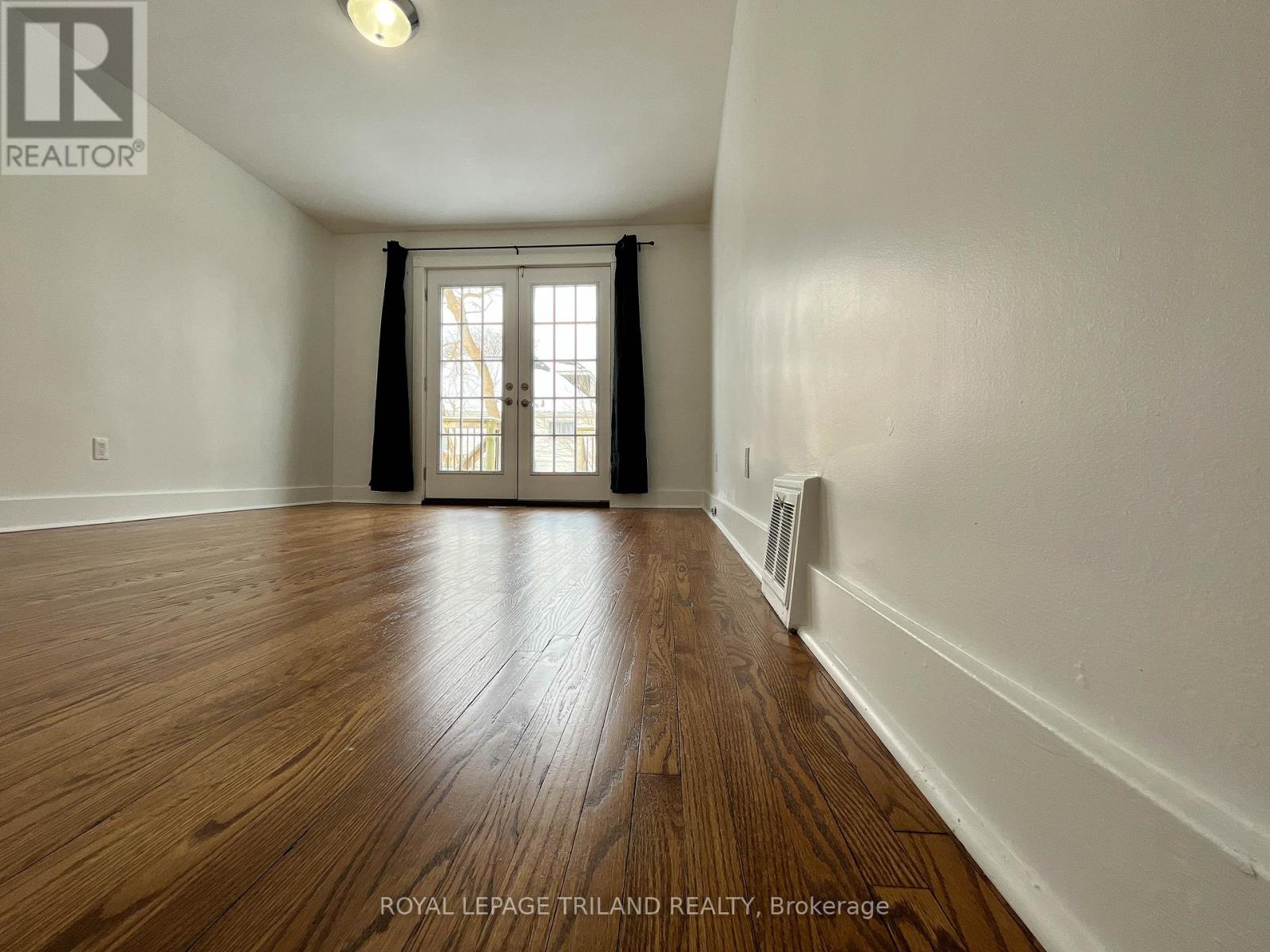 144 Victoria Street, London East, Ontario  N6A 2B7 - Photo 8 - X12193672