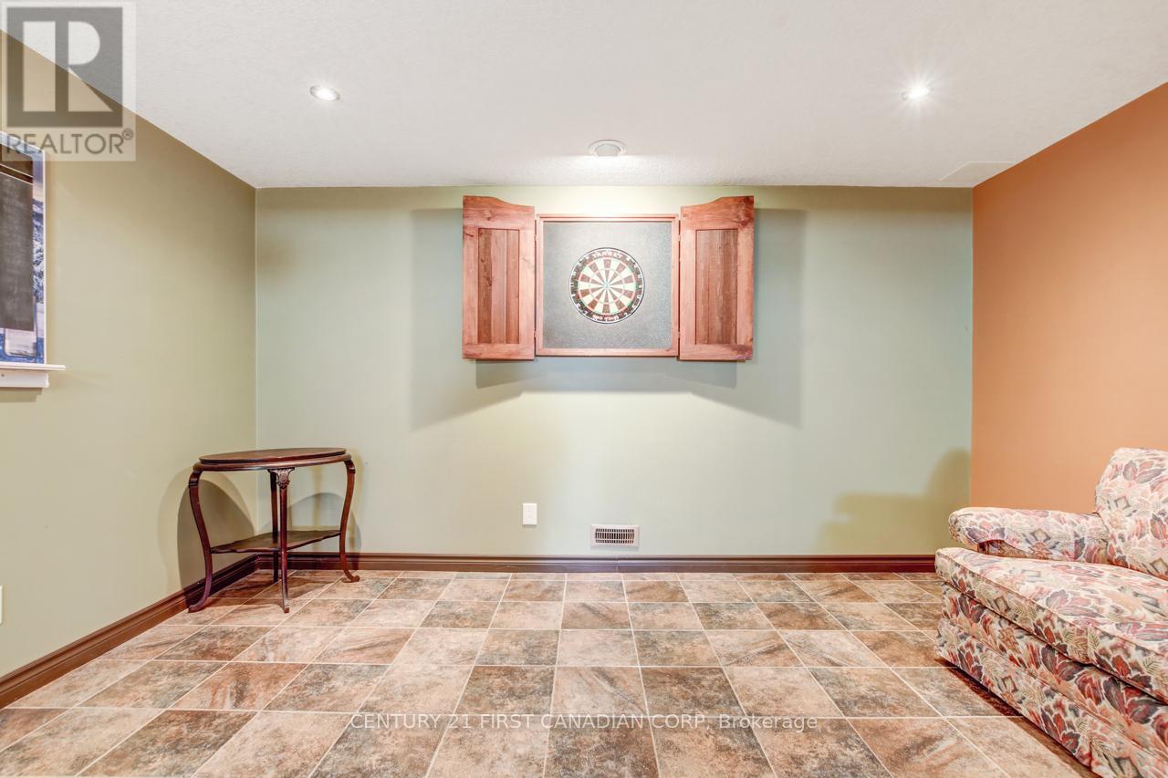 2137 Jack Nash Drive, London South, Ontario  N6K 5R1 - Photo 26 - X12193724