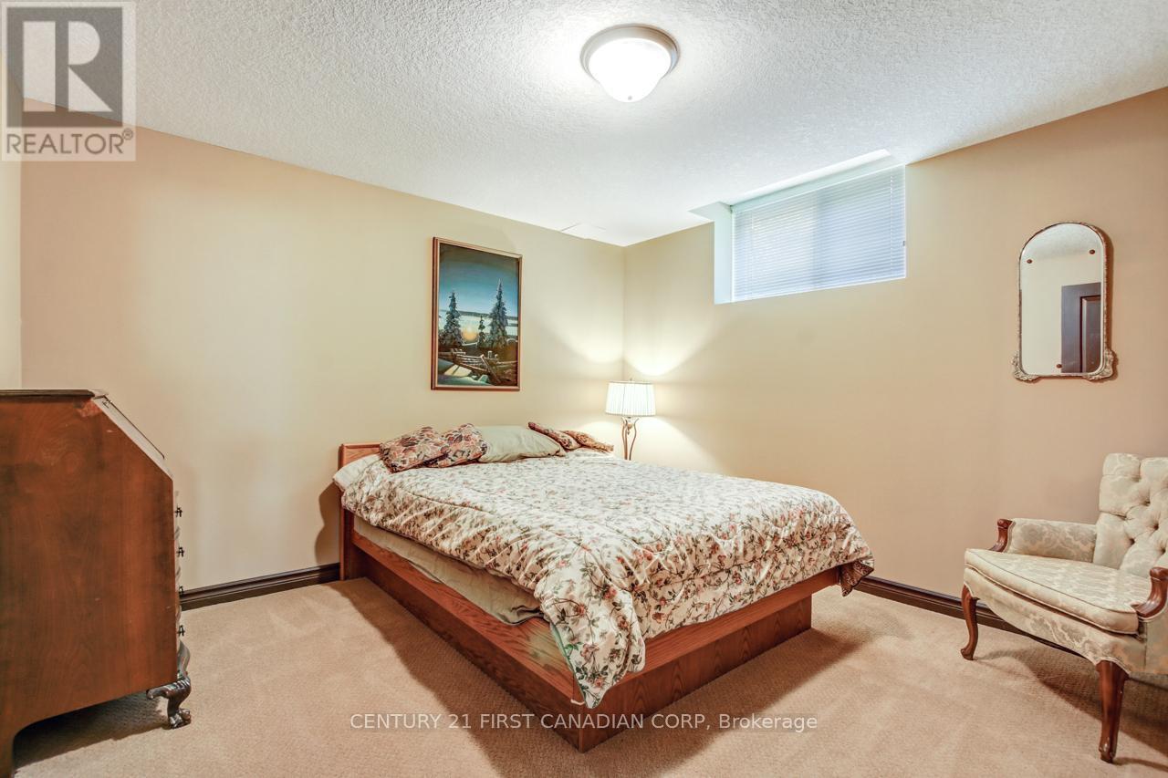 2137 Jack Nash Drive, London South, Ontario  N6K 5R1 - Photo 27 - X12193724