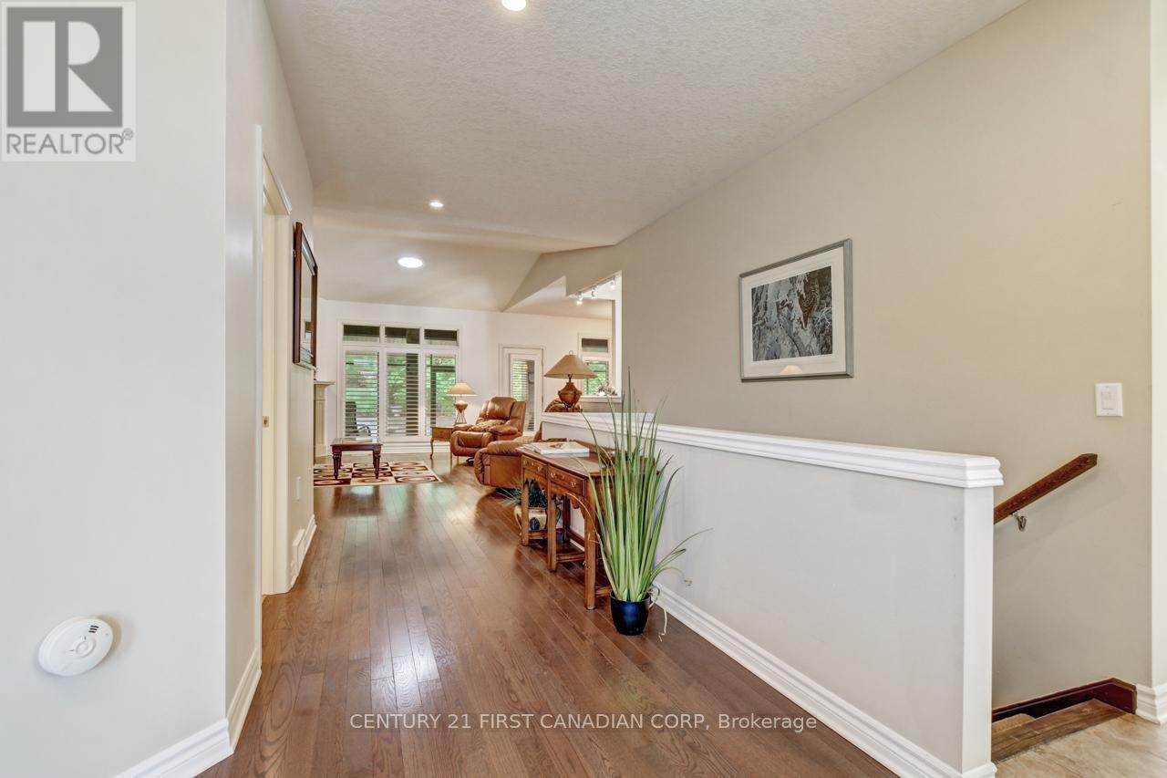 2137 Jack Nash Drive, London South, Ontario  N6K 5R1 - Photo 4 - X12193724