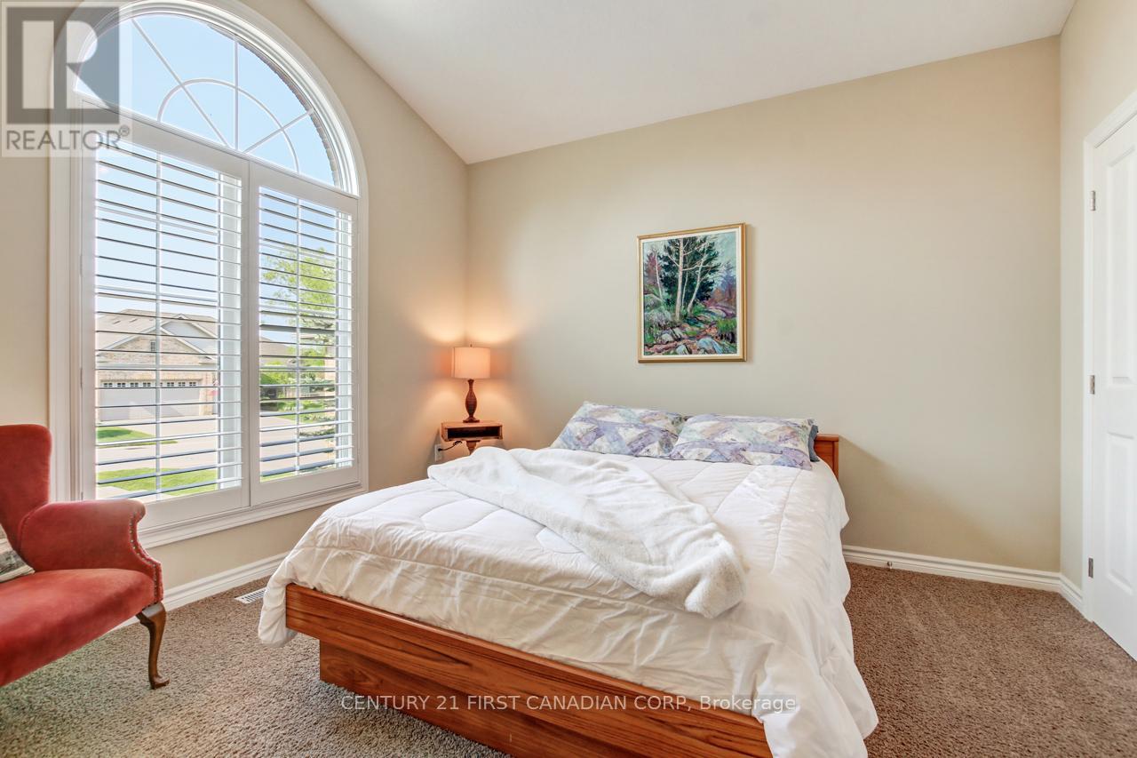 2137 Jack Nash Drive, London South (South A), Ontario  N6K 5R1 - Photo 5 - X12193724