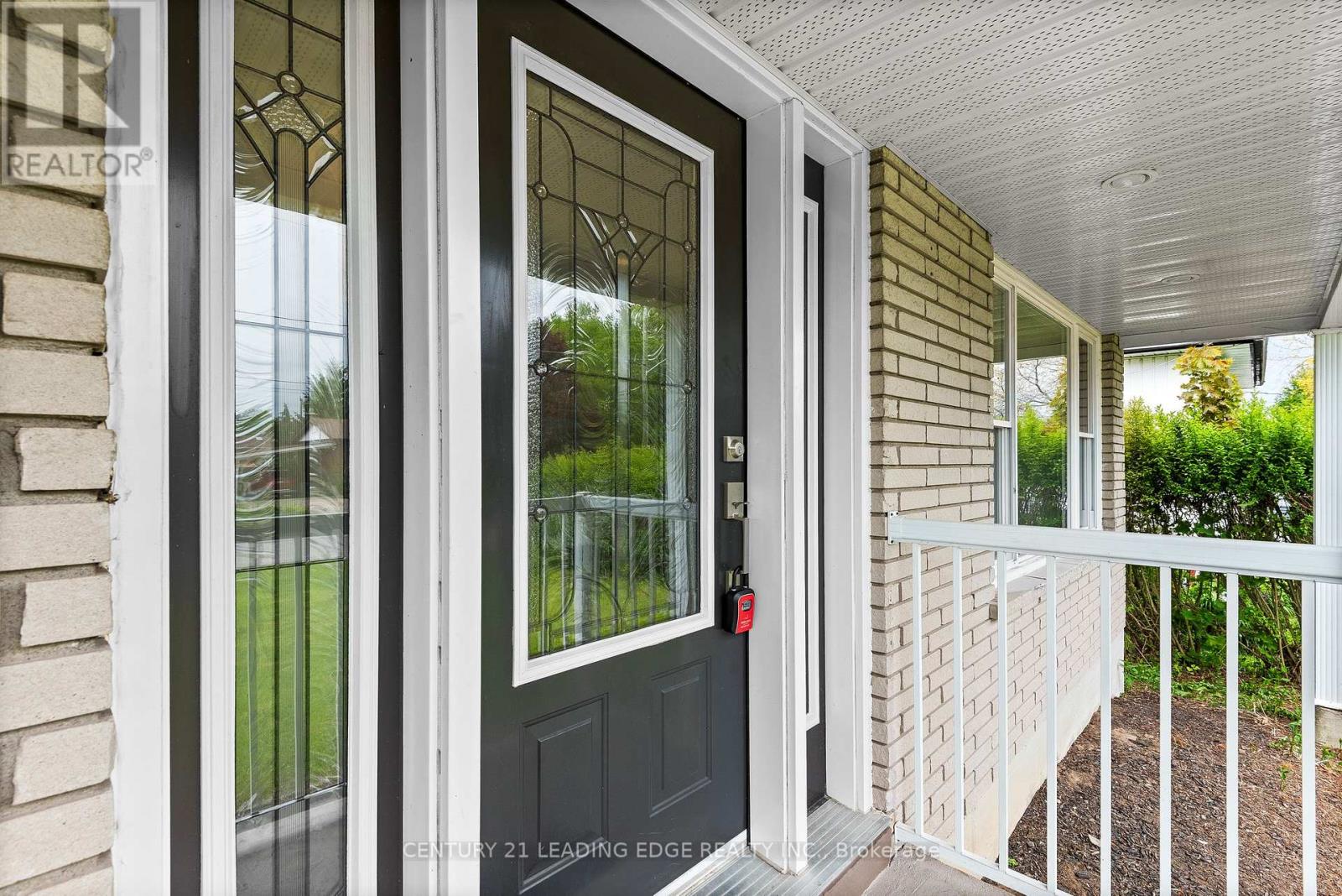 Property at 675 HAYDEN CRESCENT image 2