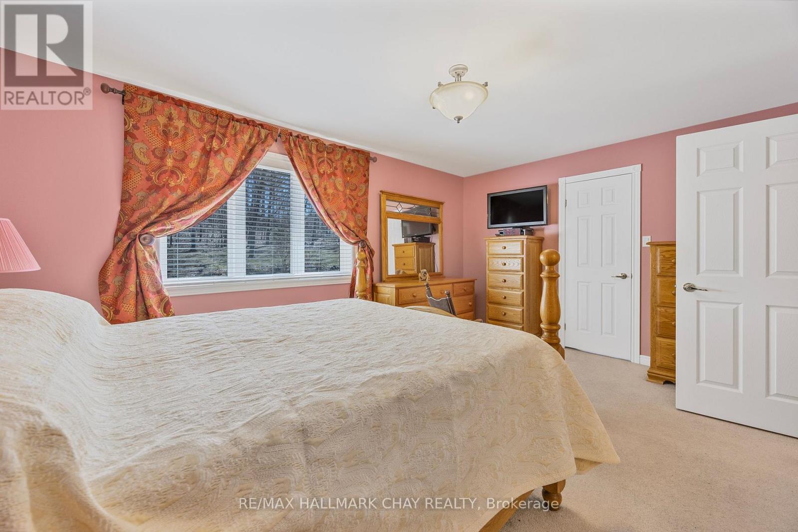 7 Pineview Drive, Oro-Medonte, Ontario  L0L 2L0 - Photo 17 - S12191930