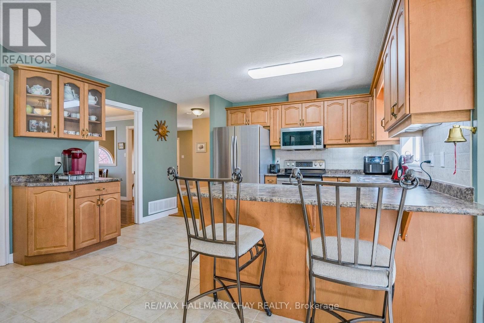 7 Pineview Drive, Oro-Medonte, Ontario  L0L 2L0 - Photo 11 - S12191930