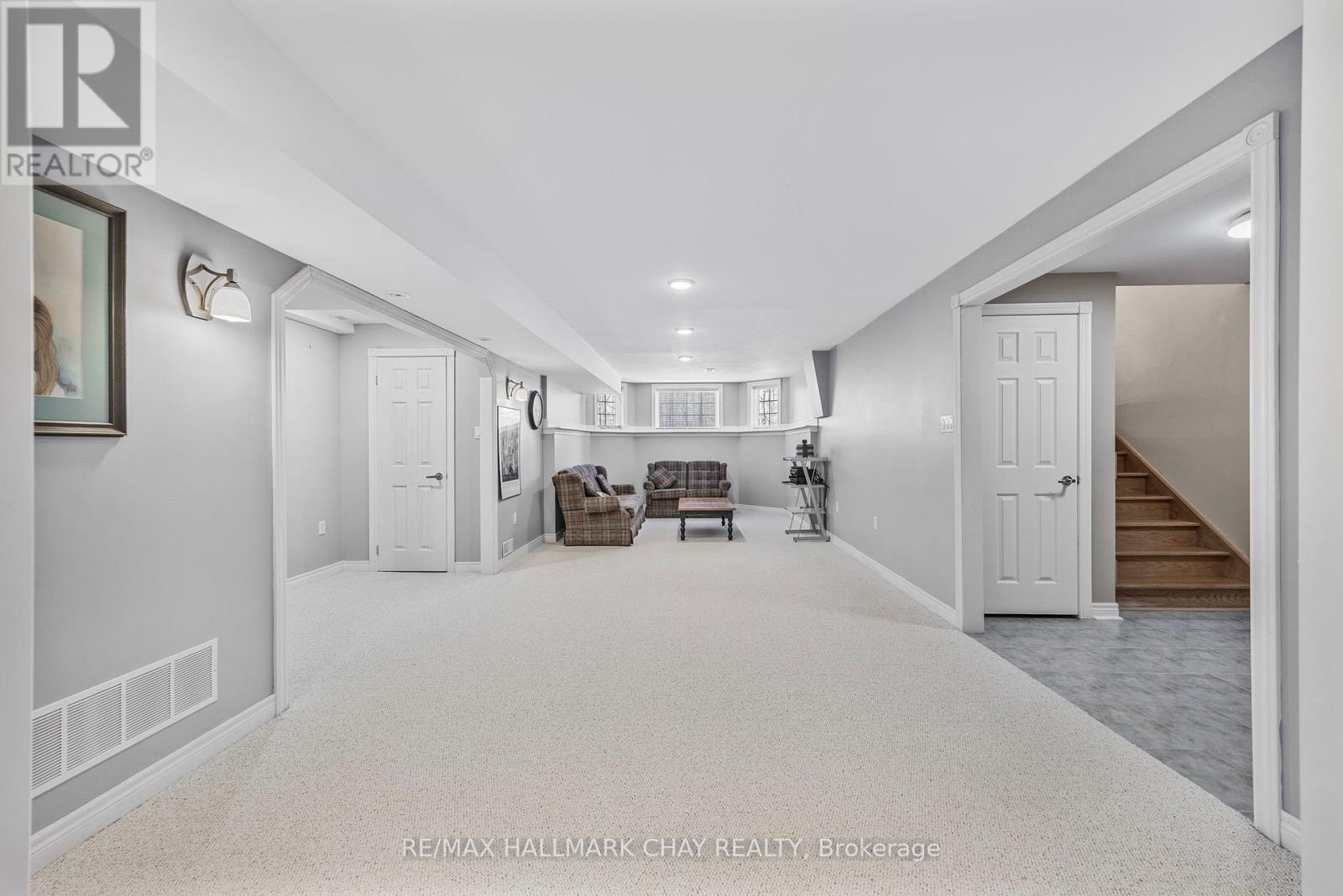 7 Pineview Drive, Oro-Medonte, Ontario  L0L 2L0 - Photo 27 - S12191930
