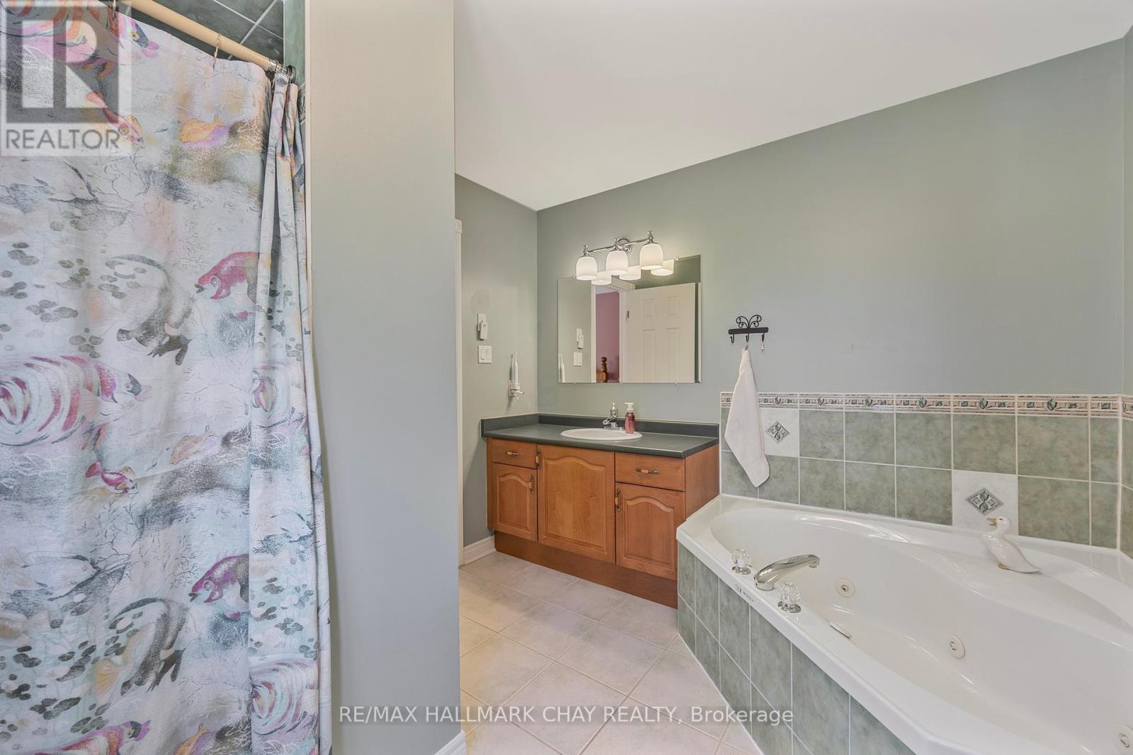 7 Pineview Drive, Oro-Medonte, Ontario  L0L 2L0 - Photo 18 - S12191930