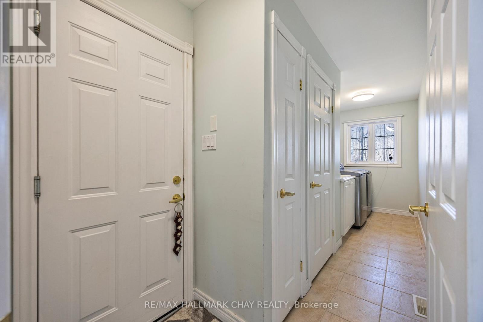 7 Pineview Drive, Oro-Medonte, Ontario  L0L 2L0 - Photo 24 - S12191930