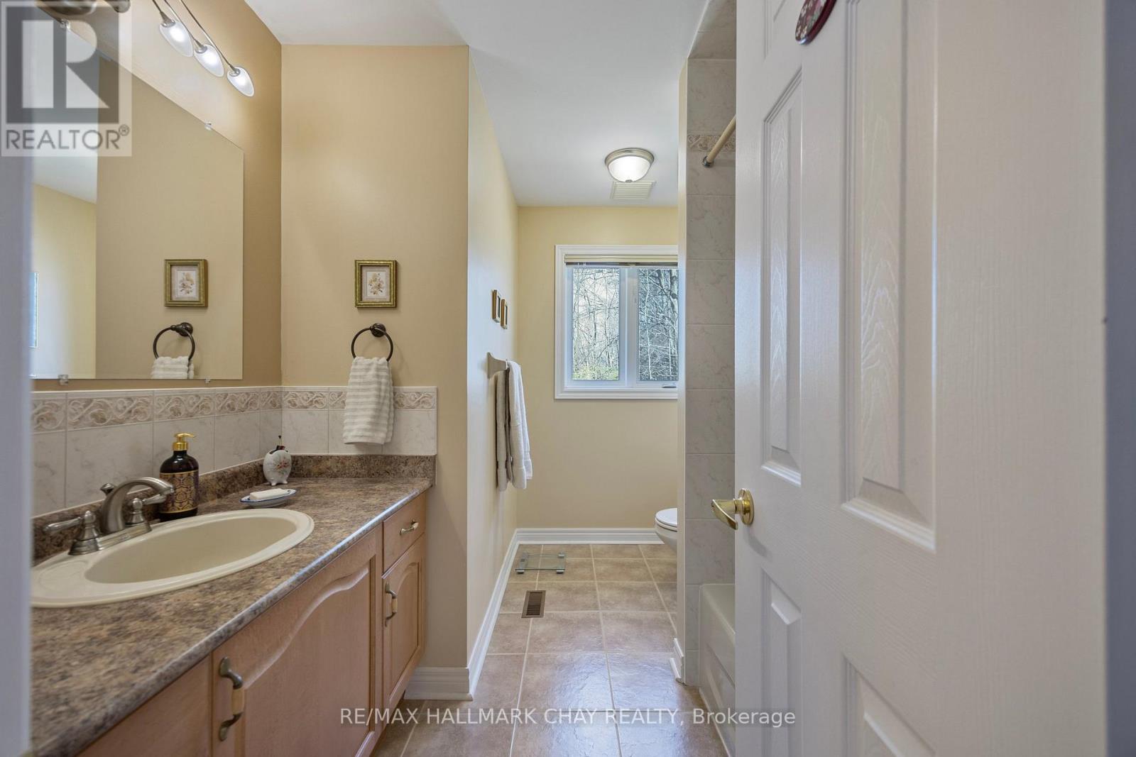 7 Pineview Drive, Oro-Medonte, Ontario  L0L 2L0 - Photo 22 - S12191930