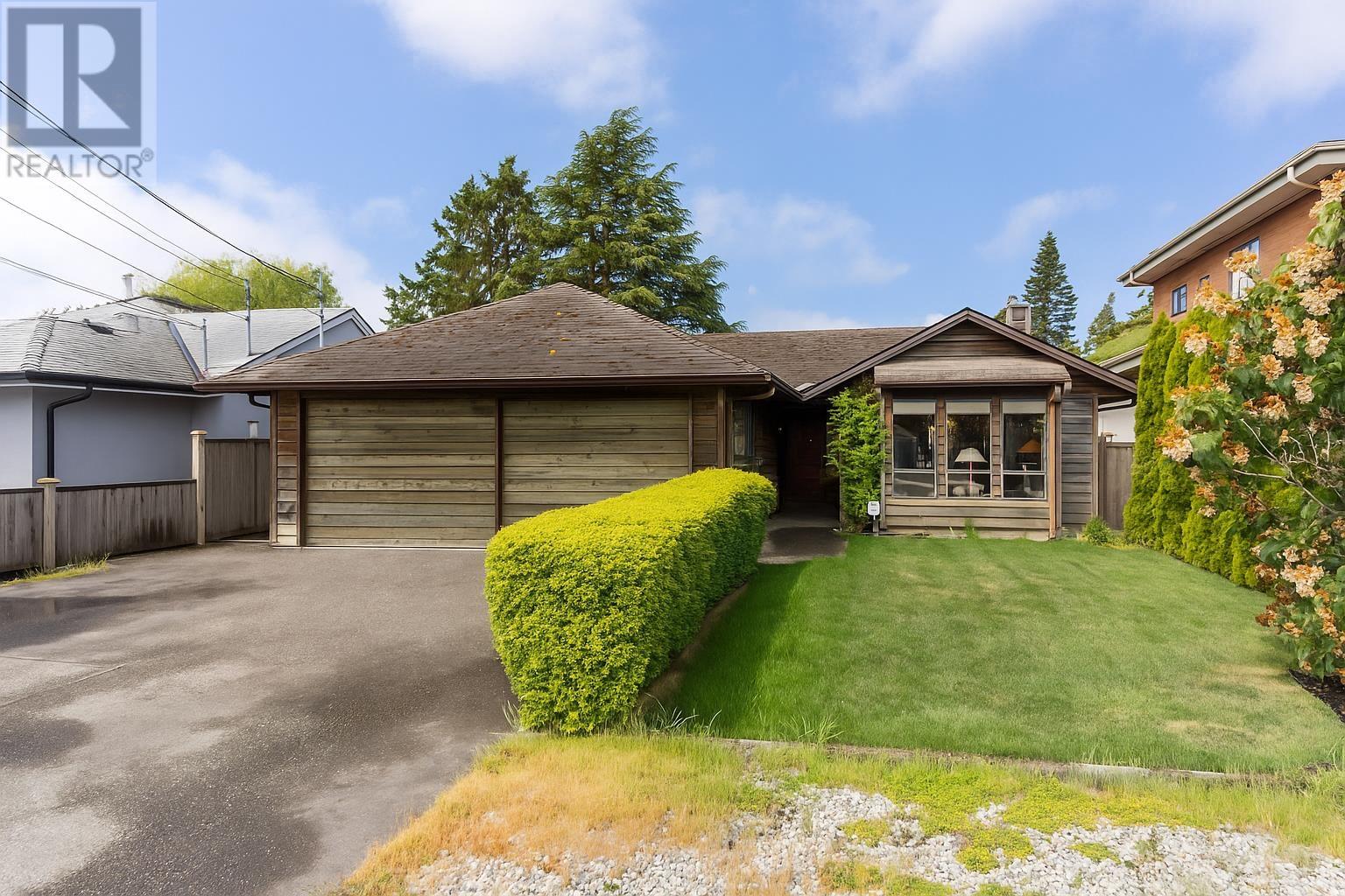 Property at 193 67 STREET image 3