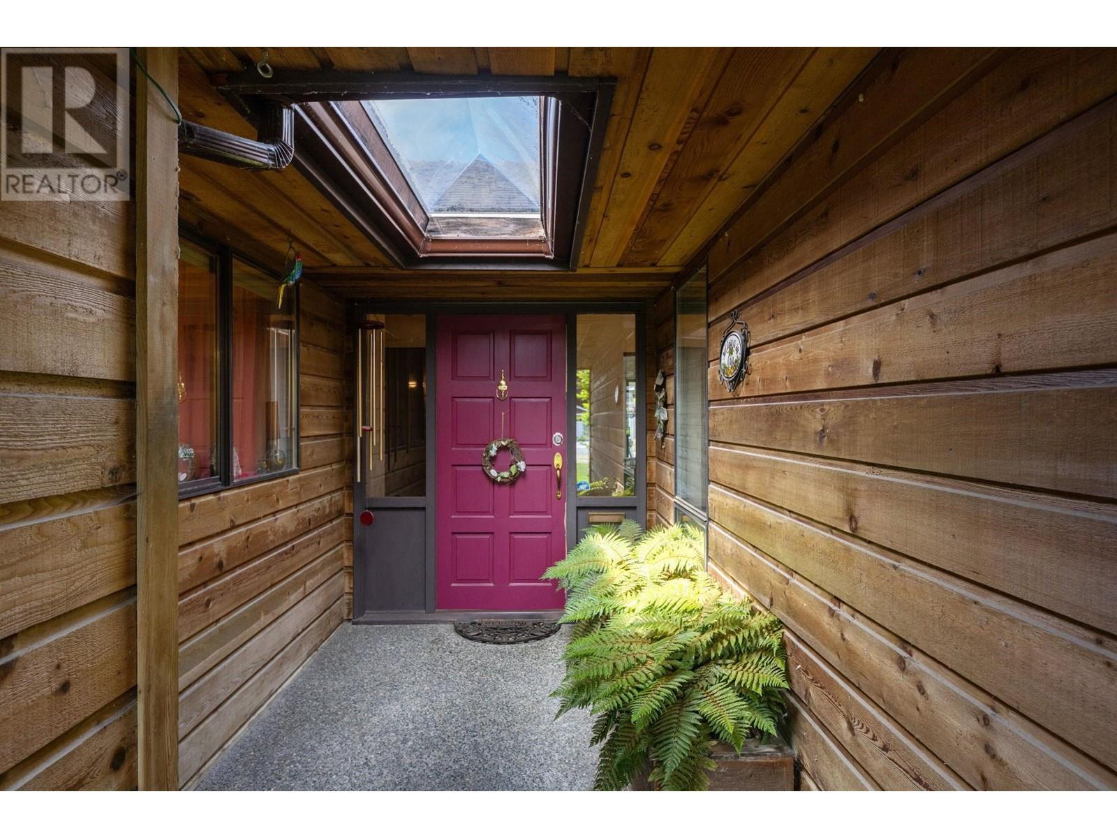 Property at 193 67 STREET image 4
