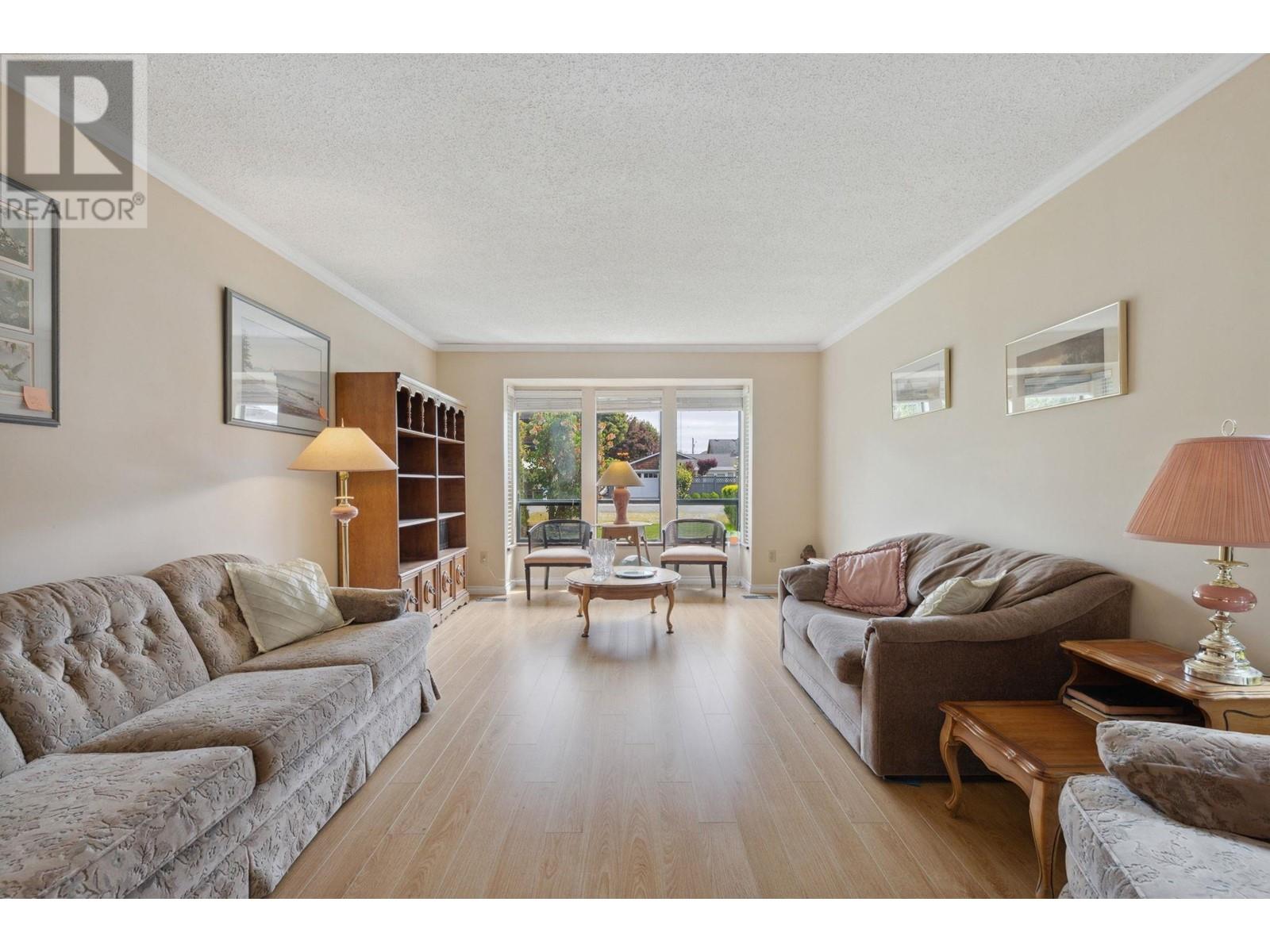 Property at 193 67 STREET image 5