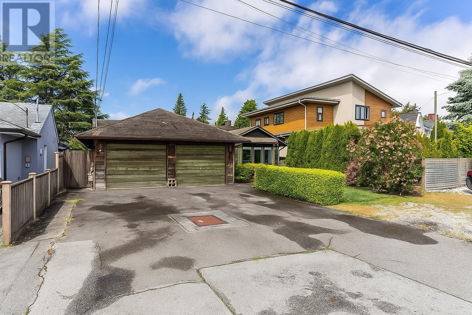 Property at 193 67 STREET image 2