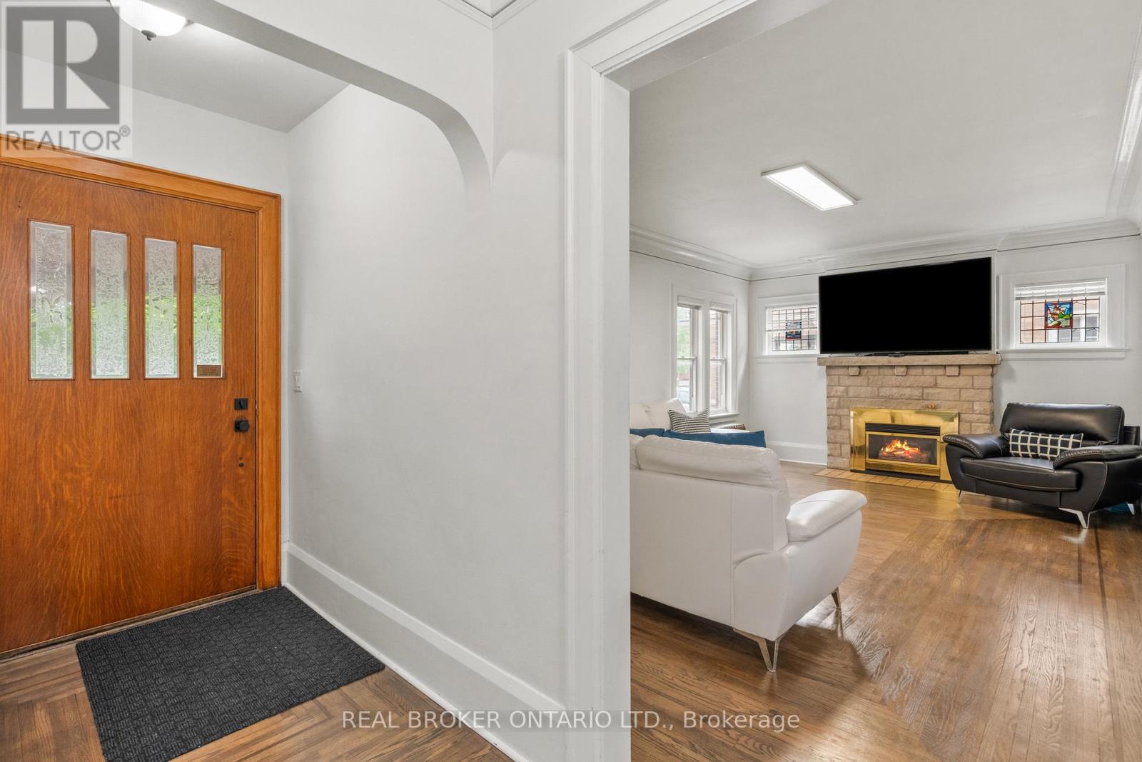 Property at 122 DOROTHY STREET image 4