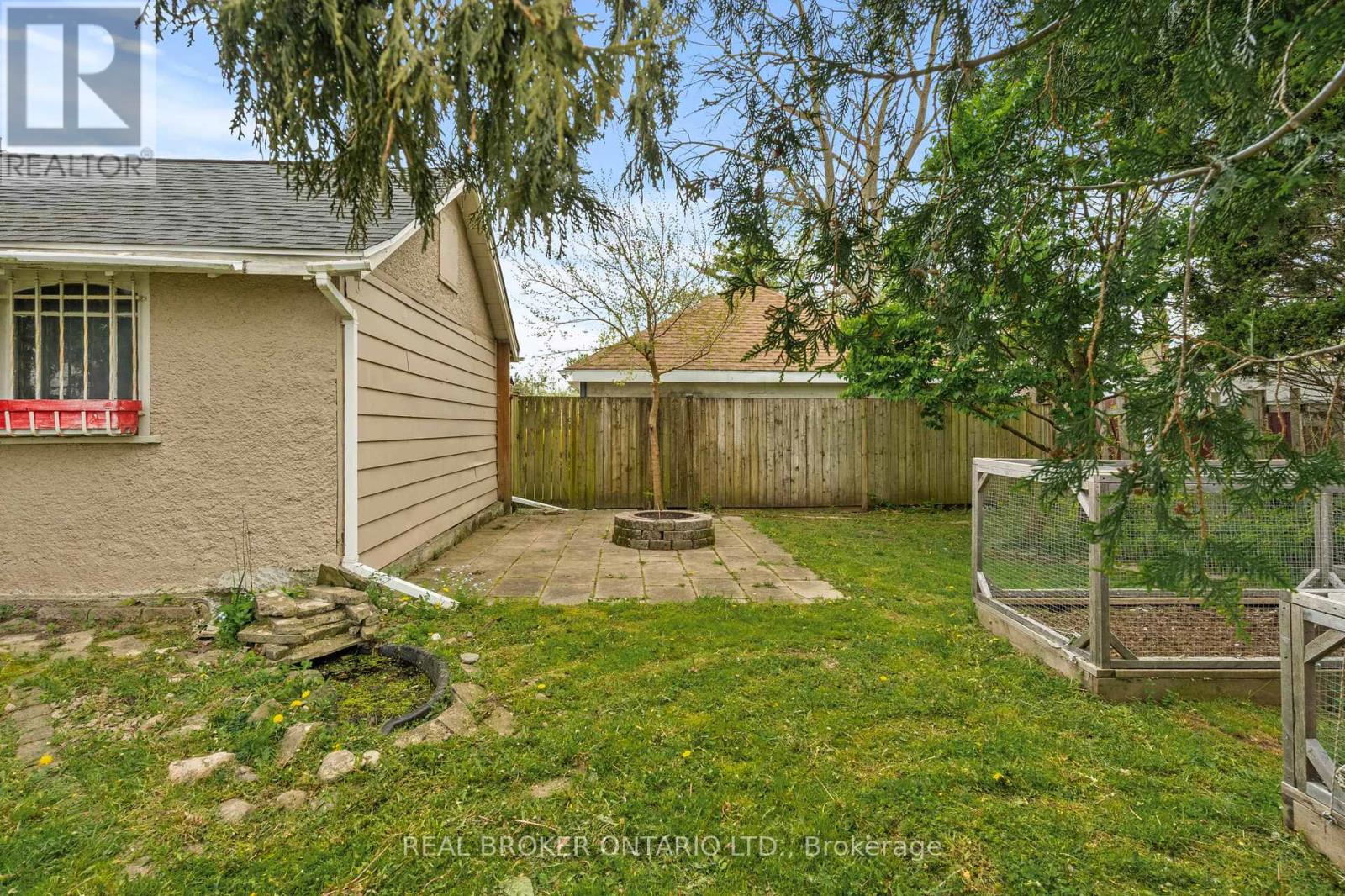 122 Dorothy Street, Welland, Ontario  L3B 3V9 - Photo 40 - X12193740