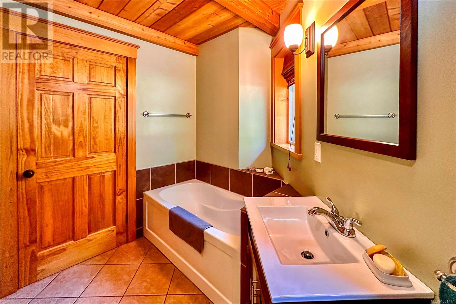 784 Cliffe Rd, Quadra Island, British Columbia  V0P 1H0 - Photo 18 - 1001717