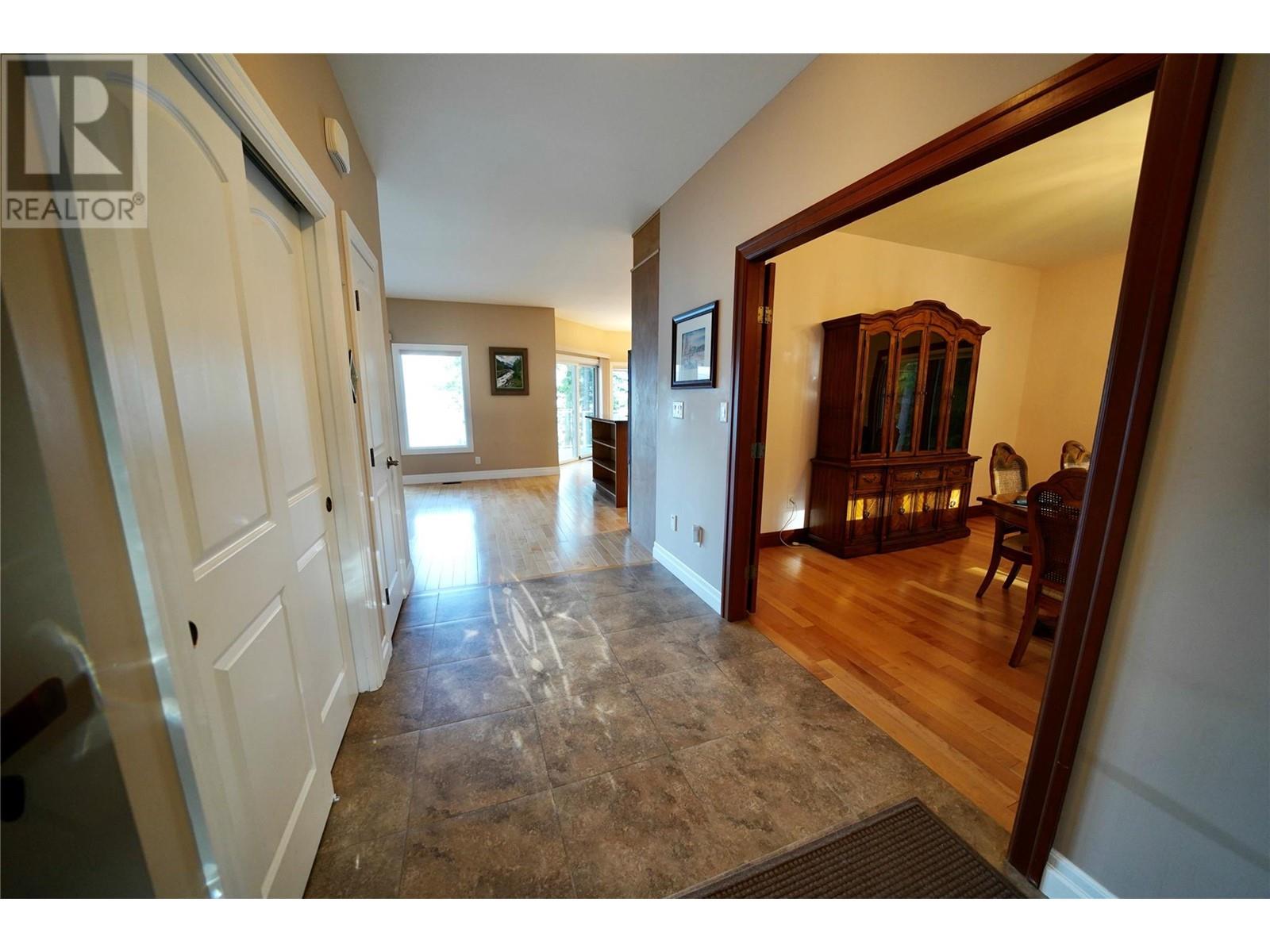 924 QUEENS Road, Balfour, BC V0G1C0