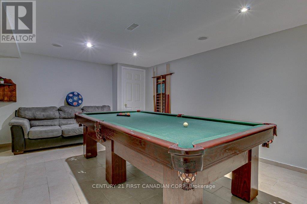 71889 Sunridge Crescent, Bluewater, Ontario  N0M 1N0 - Photo 40 - X12054344