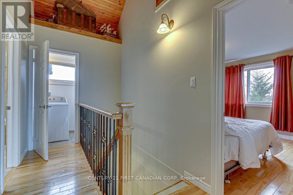 71889 Sunridge Crescent, Bluewater, Ontario  N0M 1N0 - Photo 27 - X12054344
