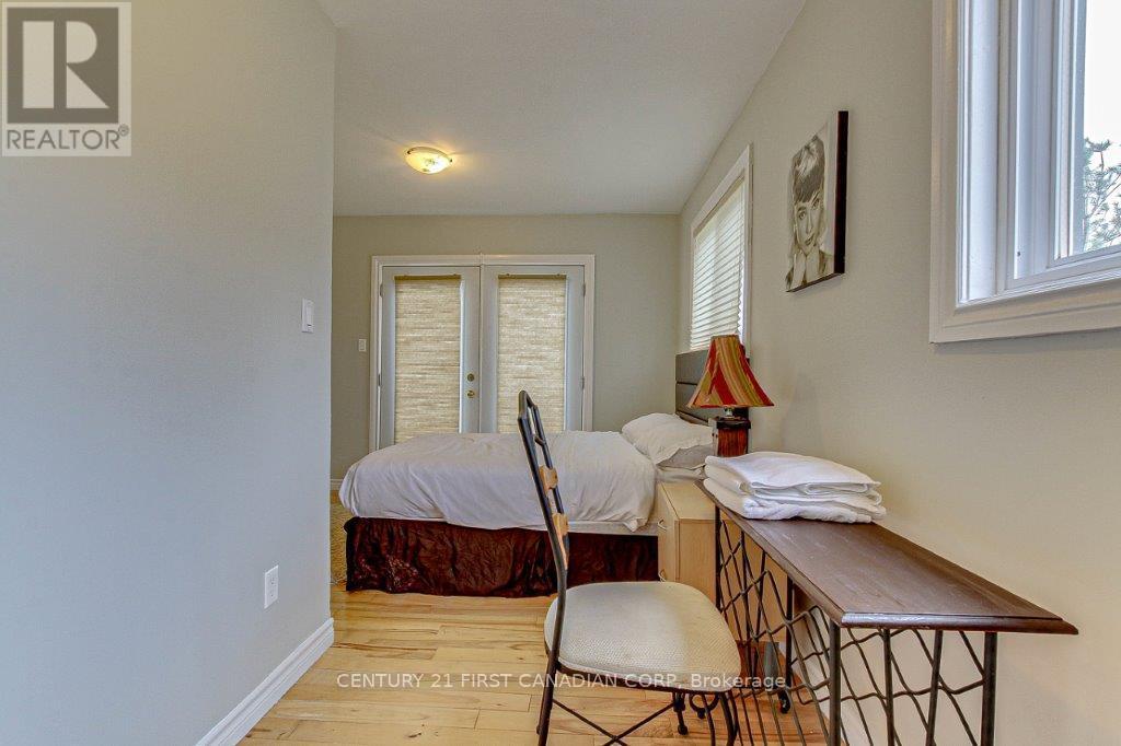71889 Sunridge Crescent, Bluewater, Ontario  N0M 1N0 - Photo 32 - X12054344