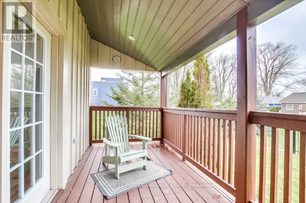 71889 Sunridge Crescent, Bluewater, Ontario  N0M 1N0 - Photo 8 - X12054344