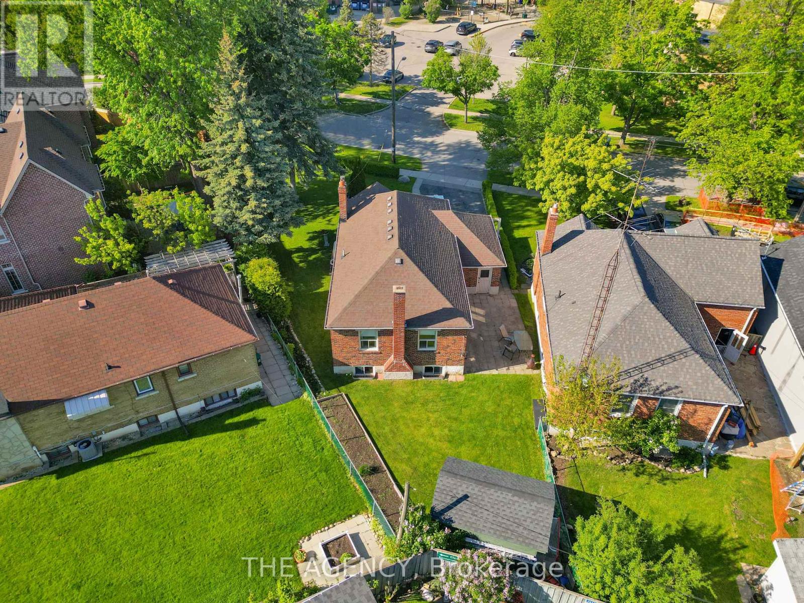 229 Ridley Boulevard, Toronto, Ontario  M5M 3M5 - Photo 24 - C12193693