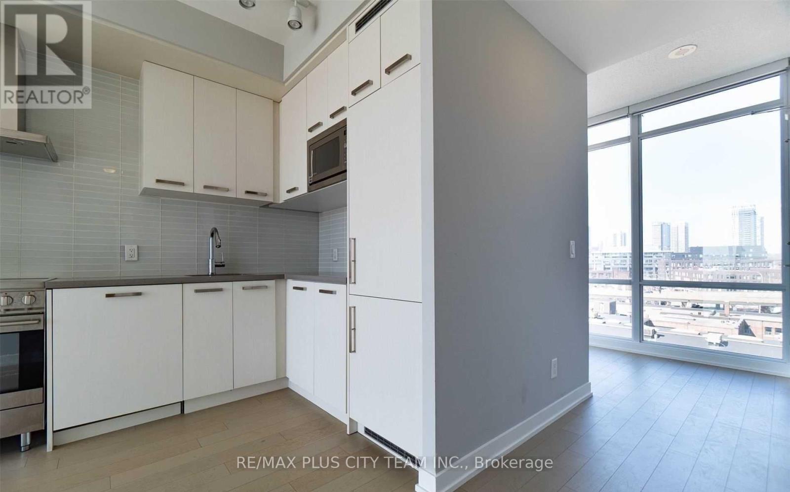 S609 - 120 Bayview Avenue, Toronto, Ontario  M5A 0G4 - Photo 8 - C12193704